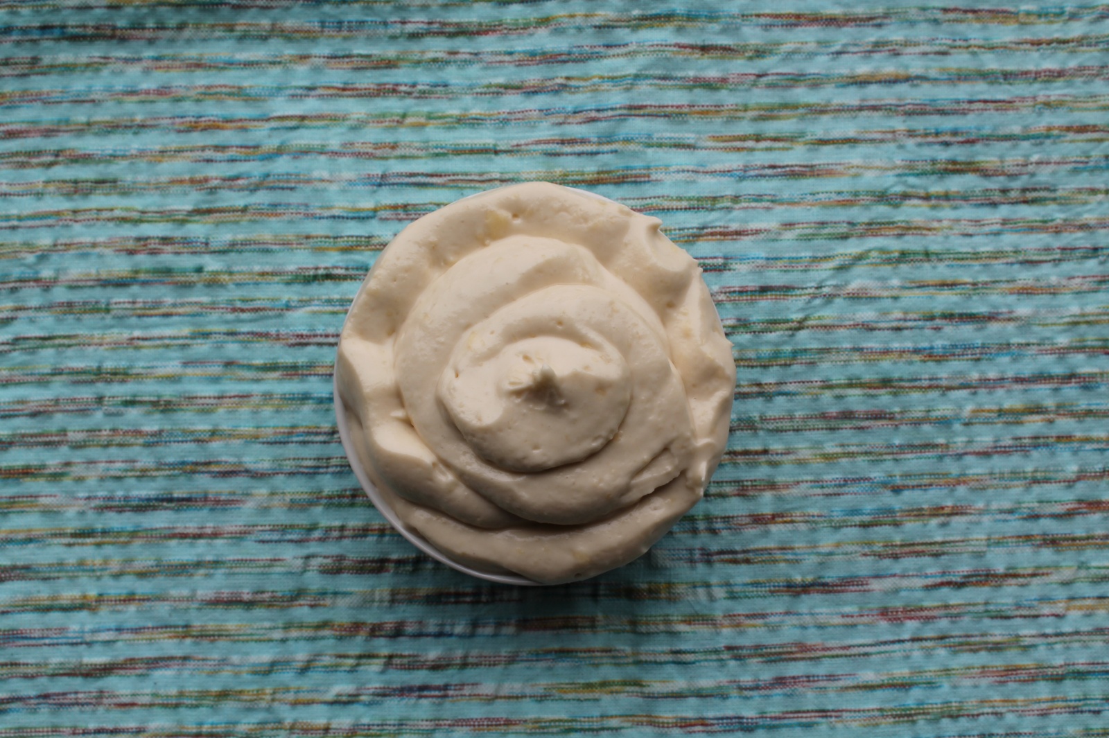 Maple Cream Cheese Frosting (Paleo police, avert your eyes)