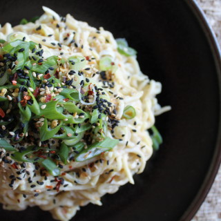 paleo sesame zucchini noodles