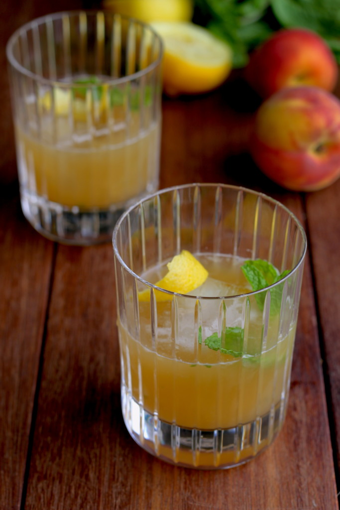 bourbon peach smash