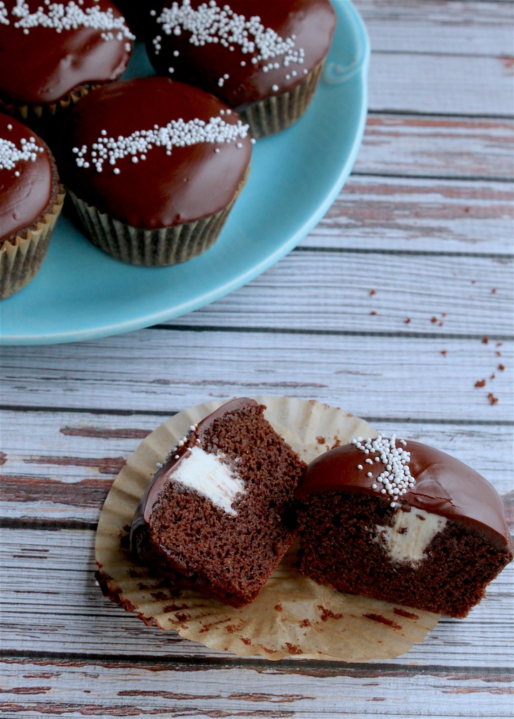 Cream-Filled Chocolate Big Top Cupcake Recipe - (4.1/5)