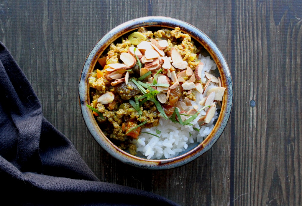 curried beef with apricots and almonds