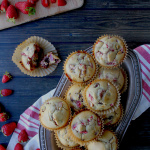 strawberry chocolate chip muffins