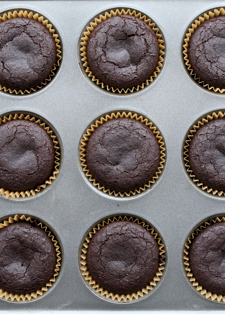 paleo + vegan chocolate cupcakes