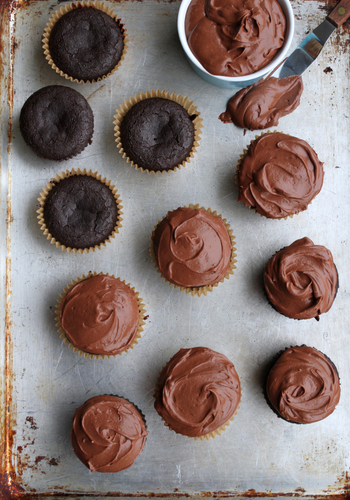 paleo + vegan chocolate cupcakes