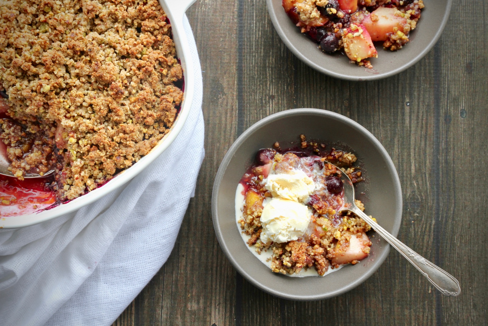 Easiest Fruit Crumble / Crisp (eggfree, grainfree) zenbelly