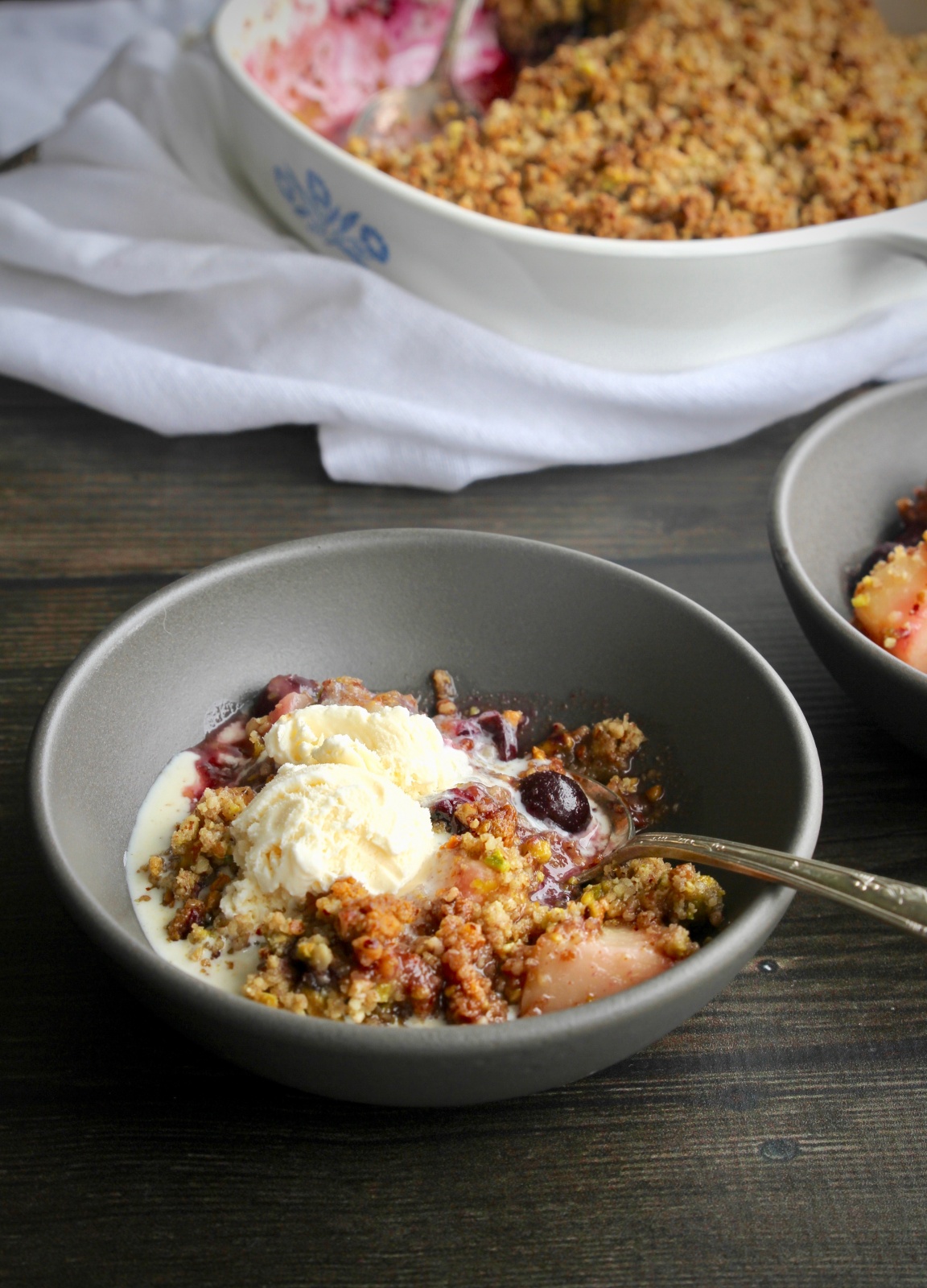 Easiest Fruit Crumble / Crisp (eggfree, grainfree) zenbelly