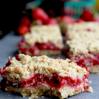 strawberry oatmeal bars