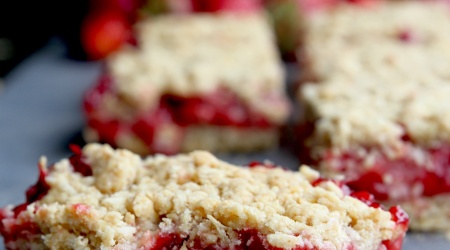 Strawberry Oatmeal Bars