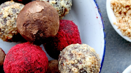 4 ingredient super-easy no-cook chocolate truffles