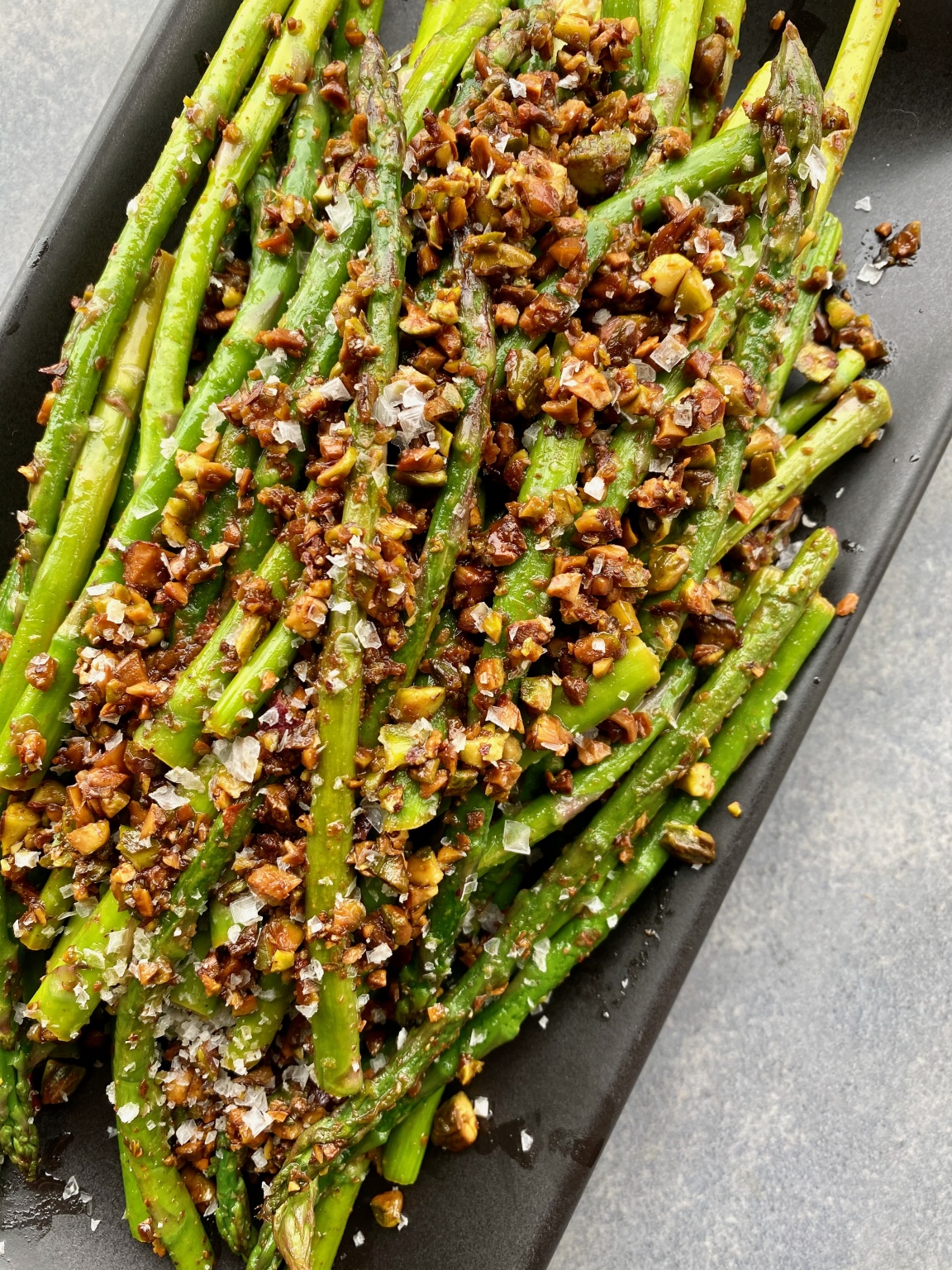 pencilthin asparagus with brown butter and pistachios 4 ingredients