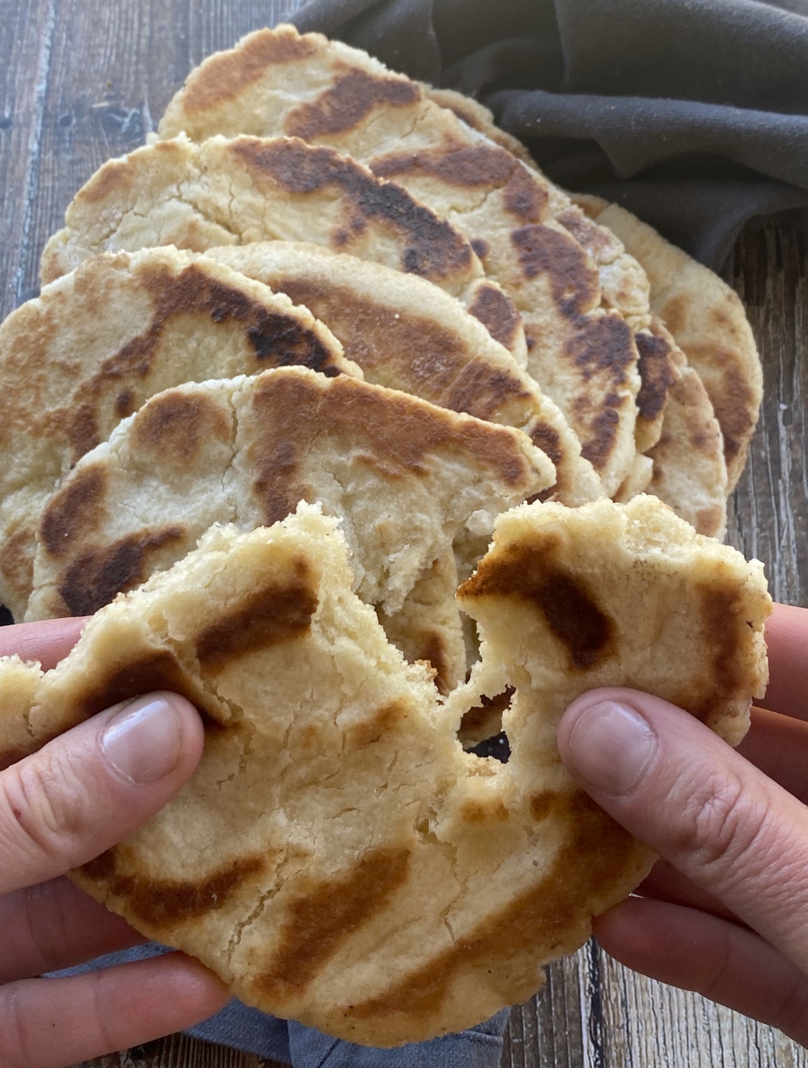 glutenfree flatbread (10 minutes, one bowl, so easy)