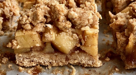Cinnamon Apple Oatmeal Bars (gluten-free, nut-free)